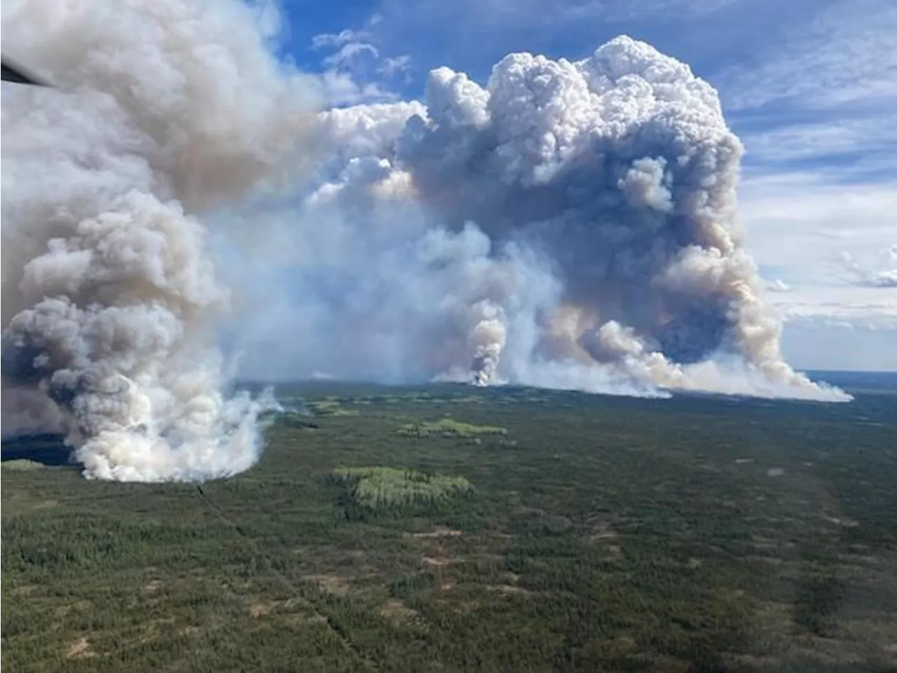 Fort Nelson, B.C., wildfire expands to 127 square kilometres, but away from town