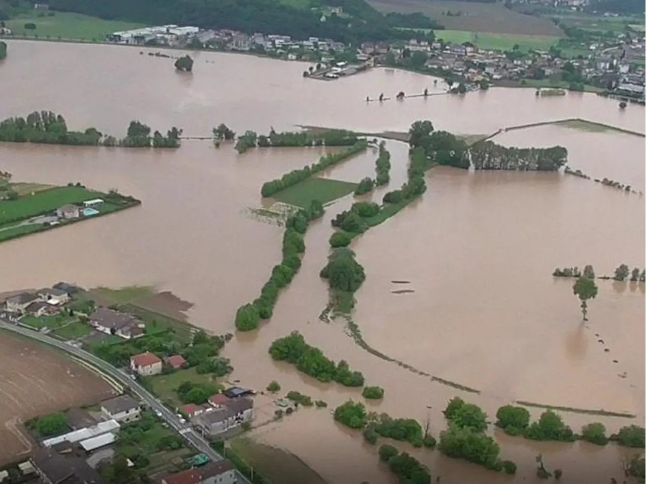 Maltempo Veneto, allerta rossa oggi: meteo migliora ma non basta