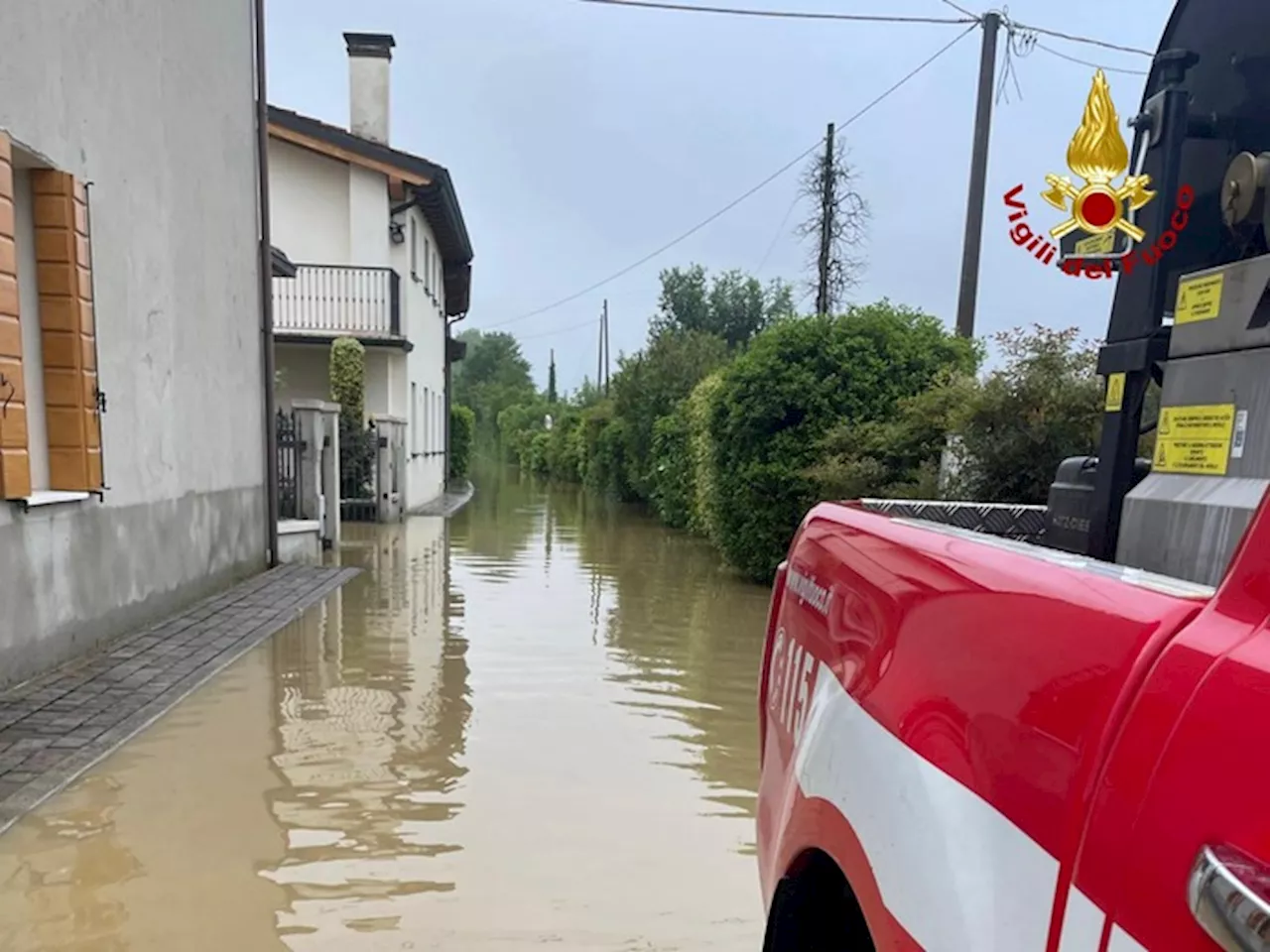 Homes cut off after river bursts banks in Veneto