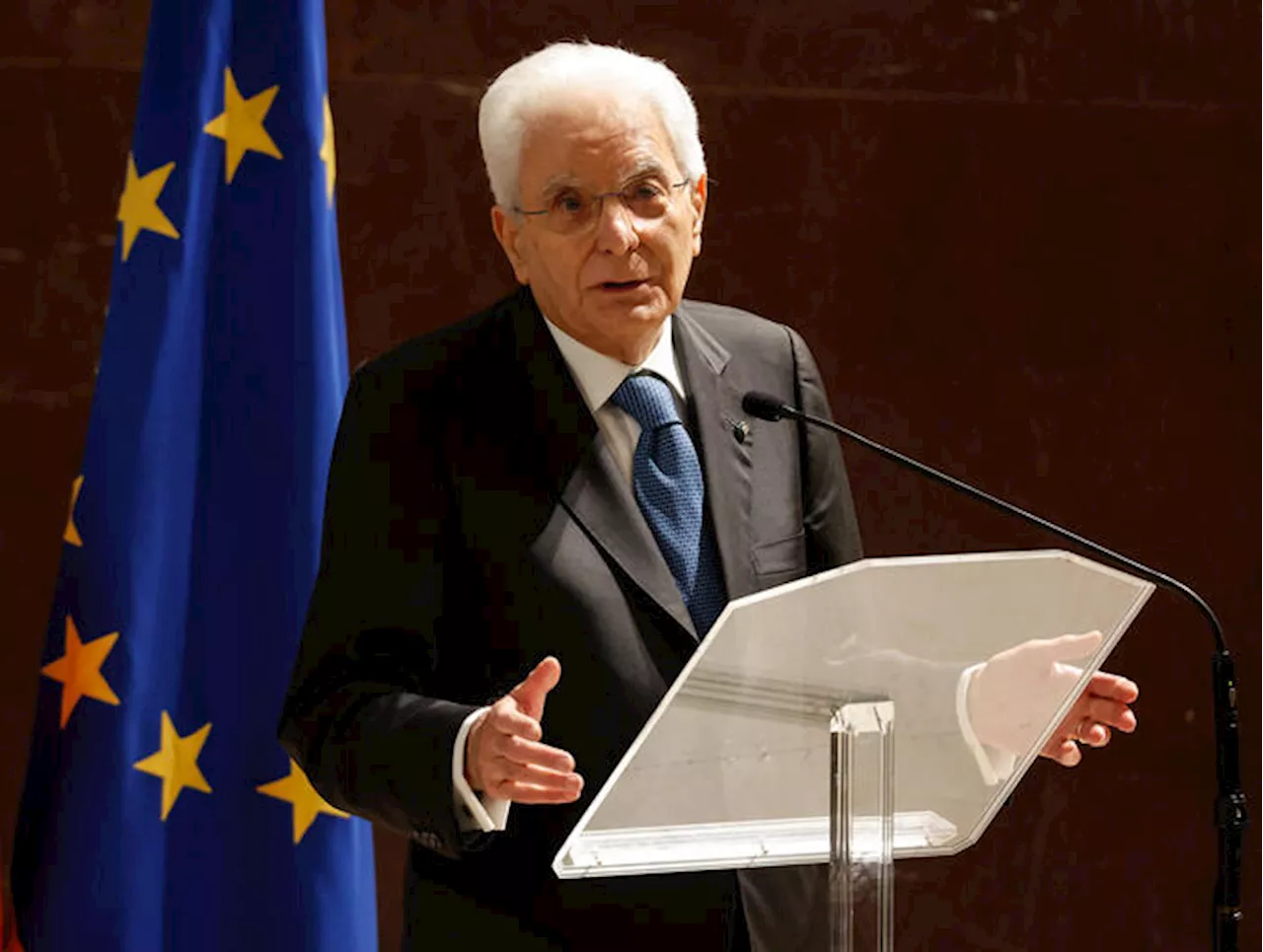 Mattarella: 'Omotransfobia è inacettabile, basta rassegnarsi alla brutalità'