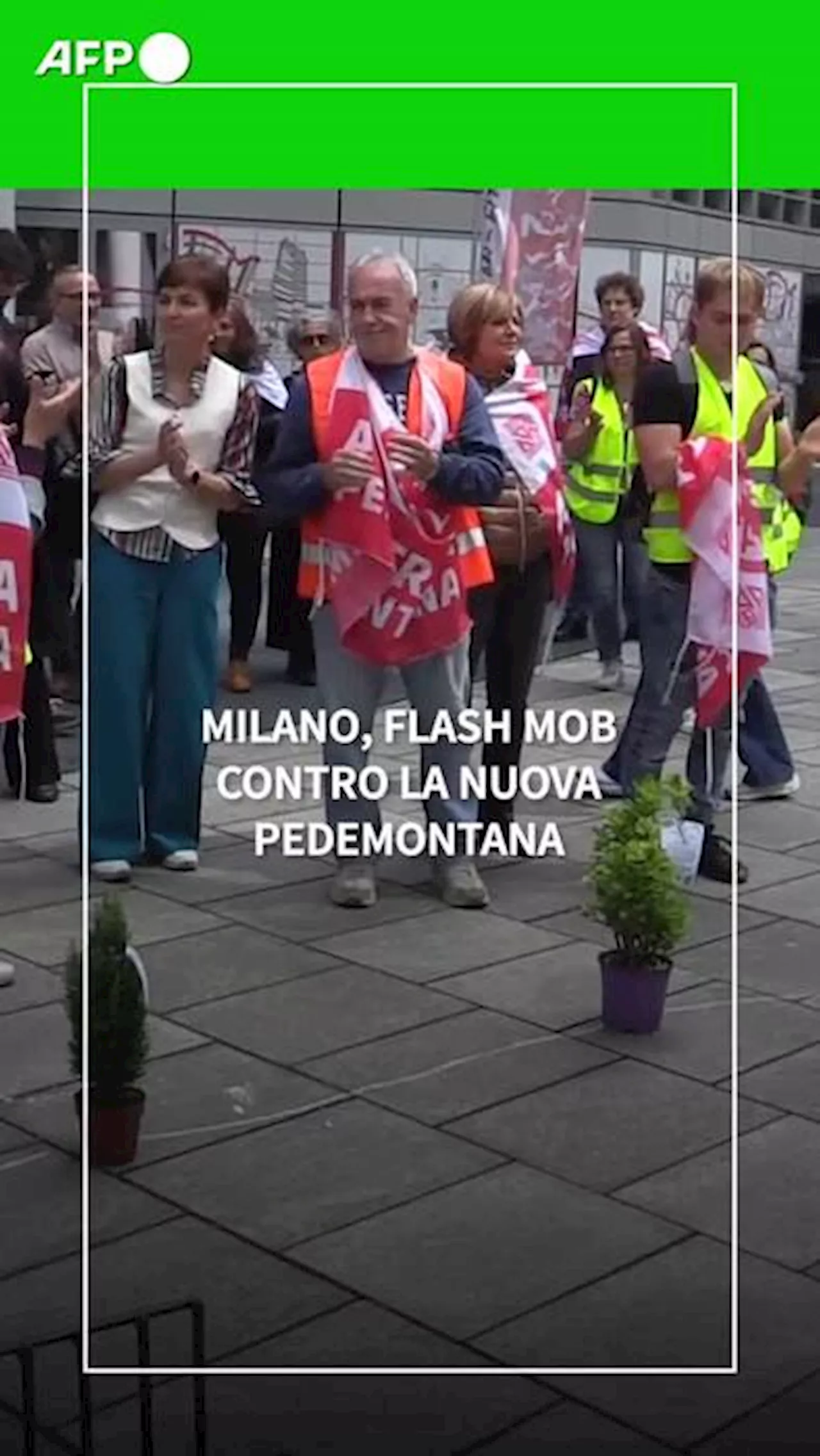 Milano, flash mob contro la nuova Pedemontana