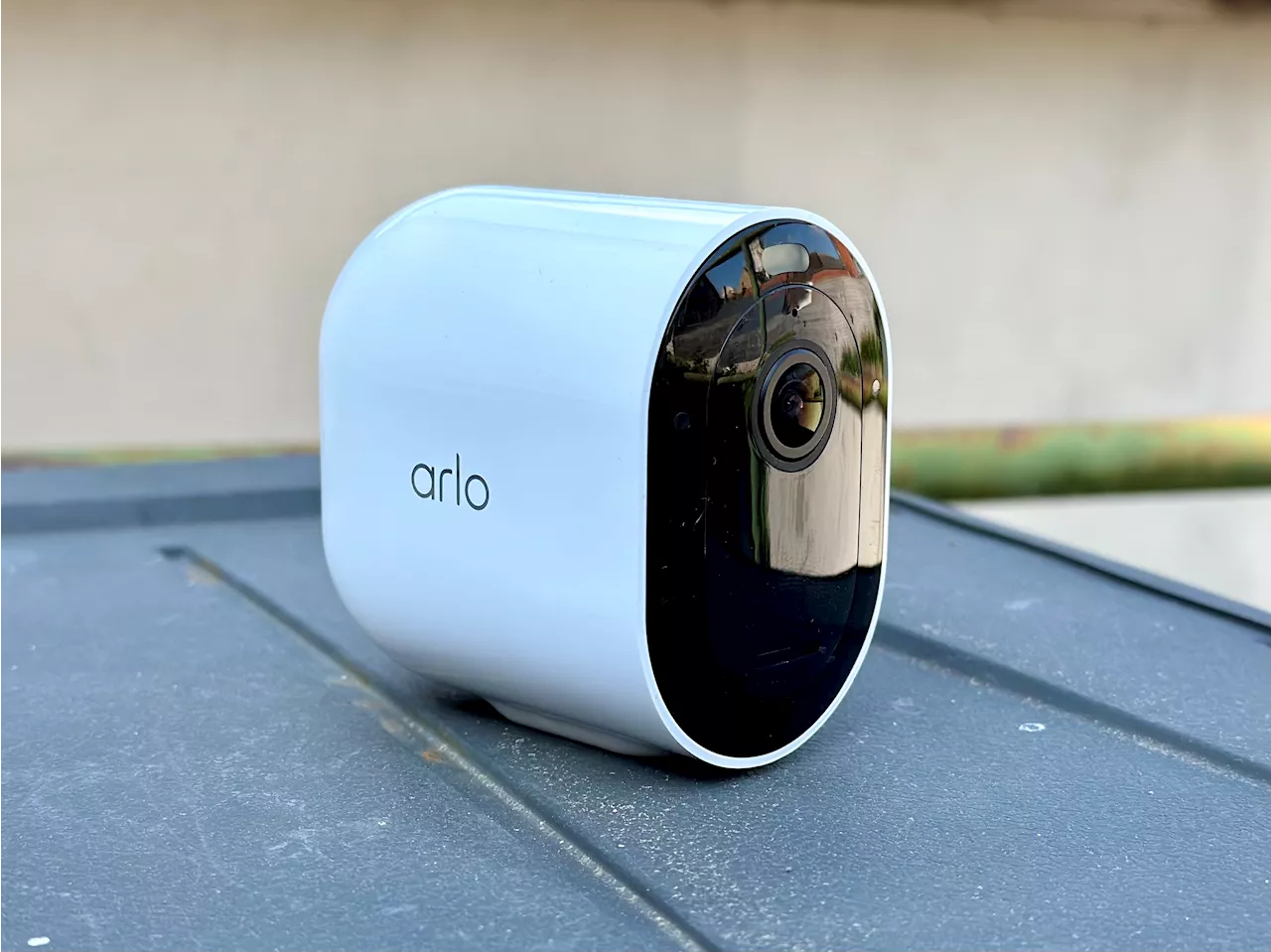 Test Arlo Pro 5 : une caméra de surveillance trop dépendante de son abonnement