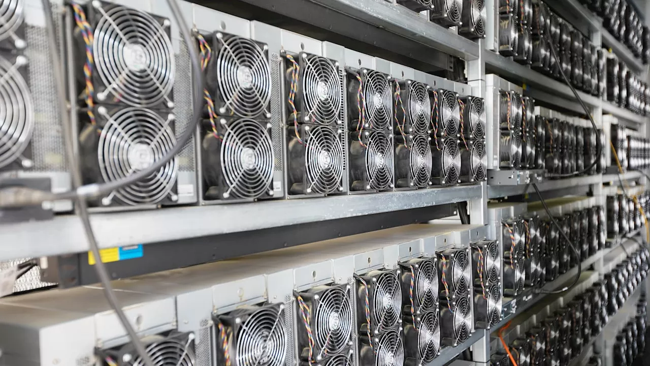 Bitcoin faces 'several' headwinds that will challenge miners in near term, says JPMorgan