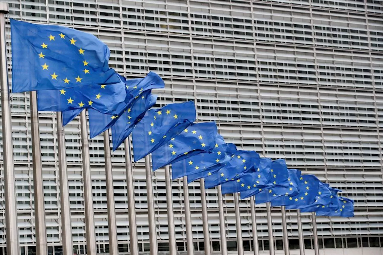 União Europeia suspende distribuição de veículos russos de comunicação