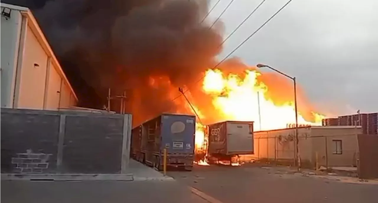 Incendio afecta dos empresas en parque industrial de Apodaca, Nuevo León