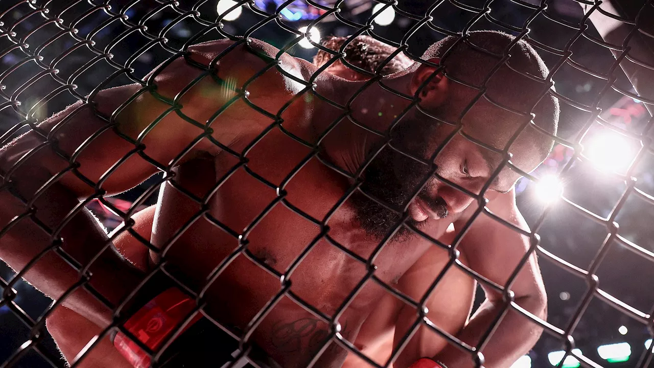 Retour réussi : Cédric Doumbè s'impose dès la première reprise face à Jaleel Willis au Bellator