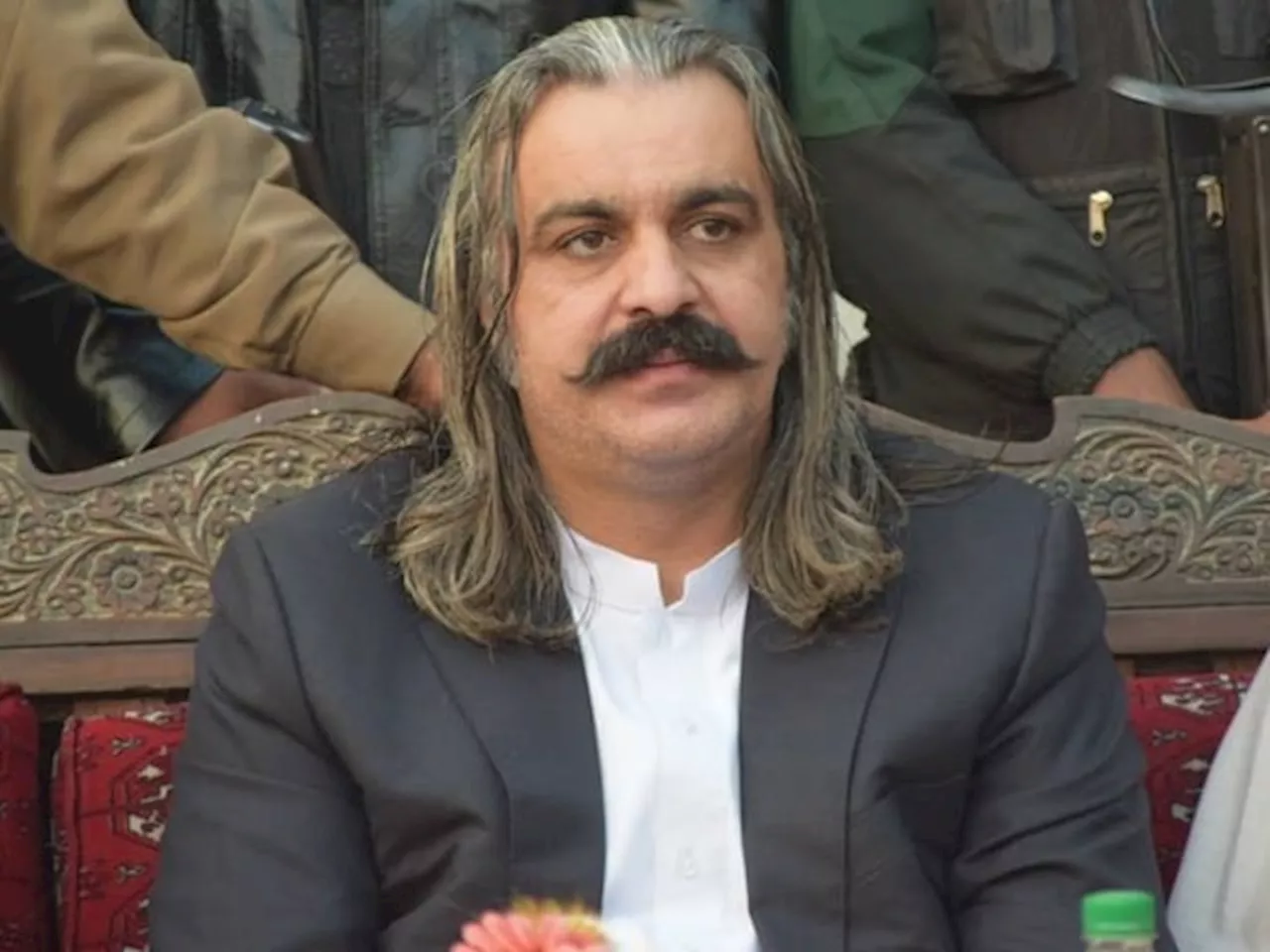 وزیراعلیٰ کے پی کی وفاق کو پھر دھمکی، واجبات اور لوڈشیڈنگ مسائل حل کرنے کیلیے 15 دن کا الٹی میٹم