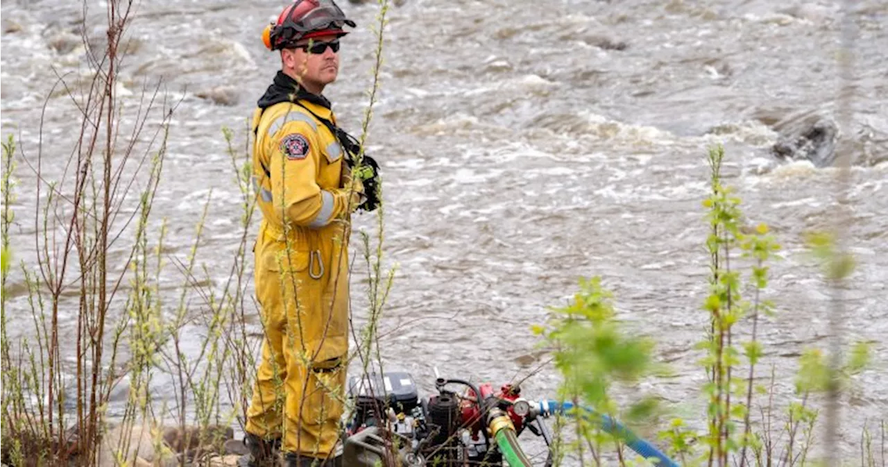 Fort McMurray wildfire behaviour expected to be ‘subdued’ with cooler temperatures, rain