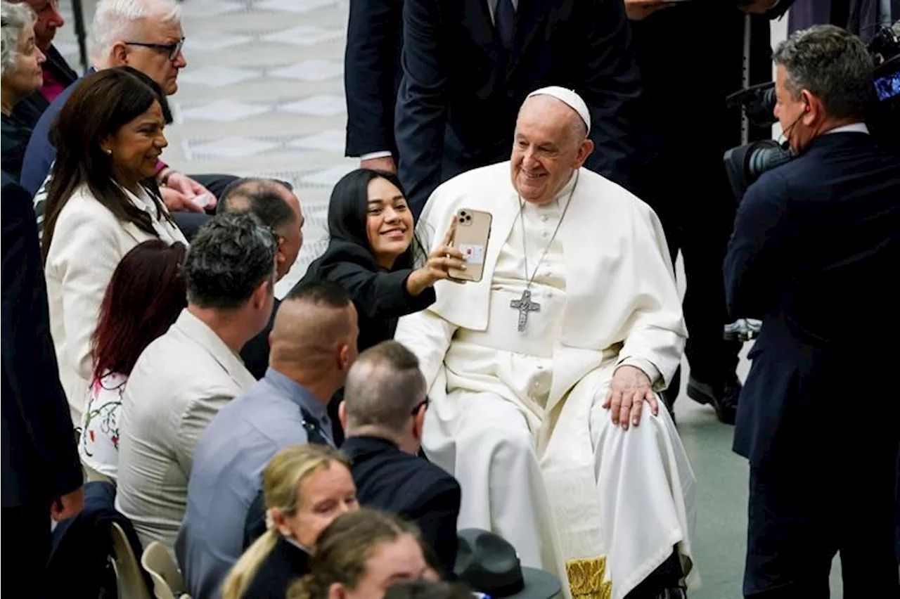 Pope Francis: US Catholic conservatives have 'suicidal attitude'