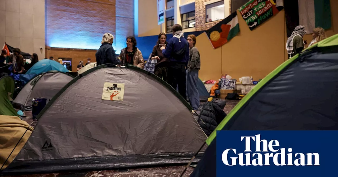 Protesters meet with University of Melbourne after police action threatened over pro-Palestine camp