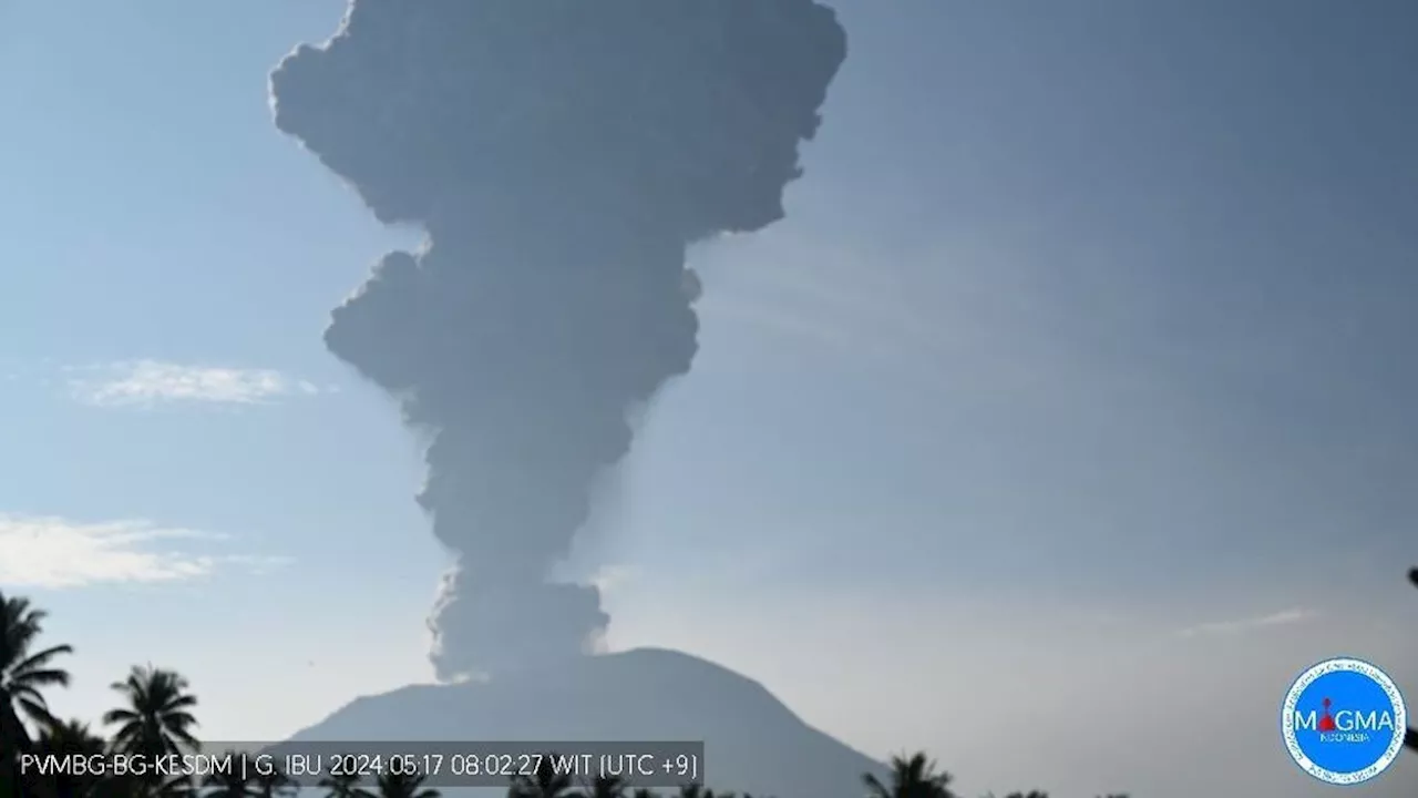 Status Gunung Ibu di Halmahera Barat Naik ke Awas, Ratusan Warga Mengungsi