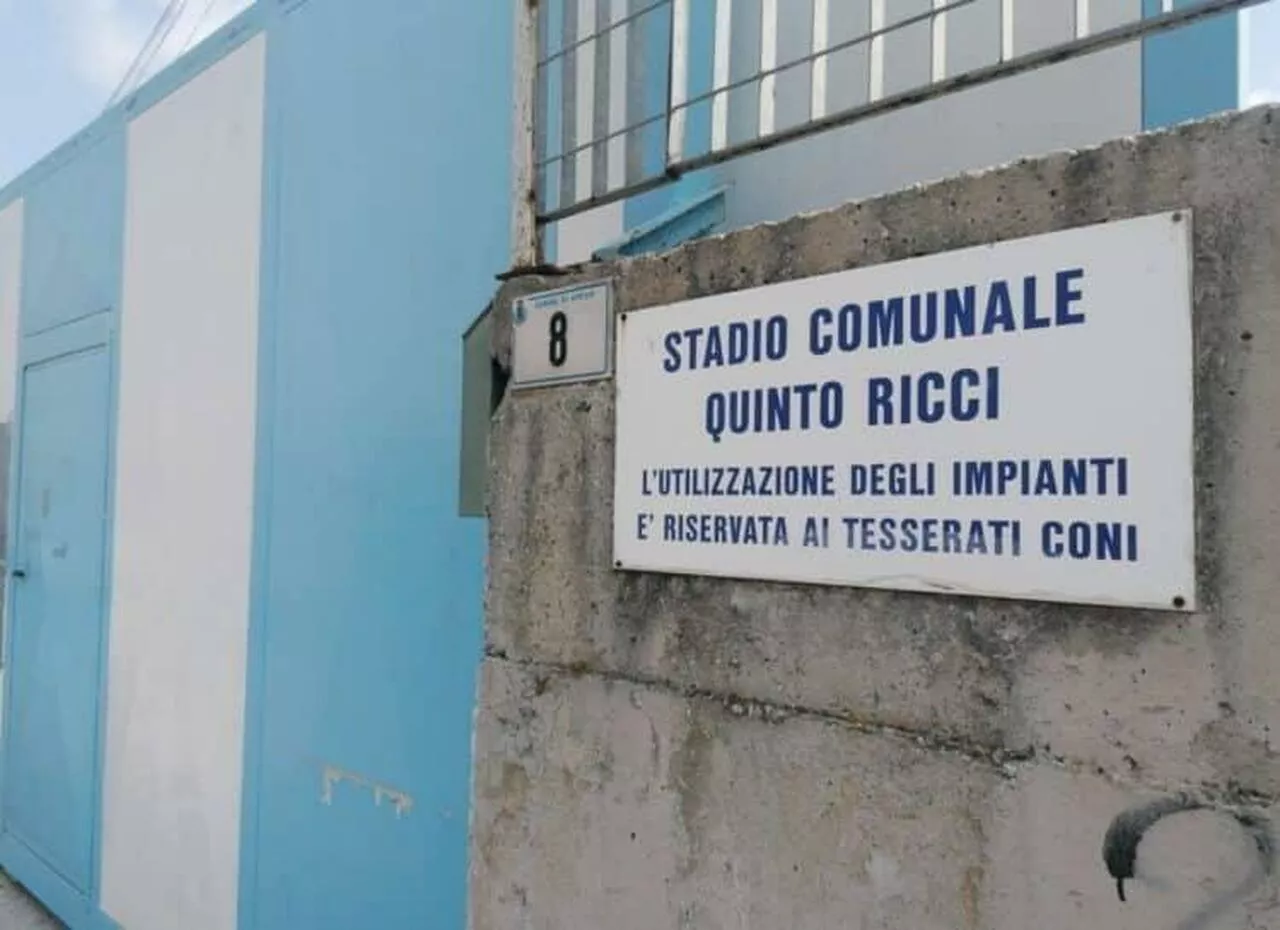 Stadio Quinto Ricci di Aprilia chiuso, due società pronte a pagare i lavori. L’assessore: «Faremo il bando»