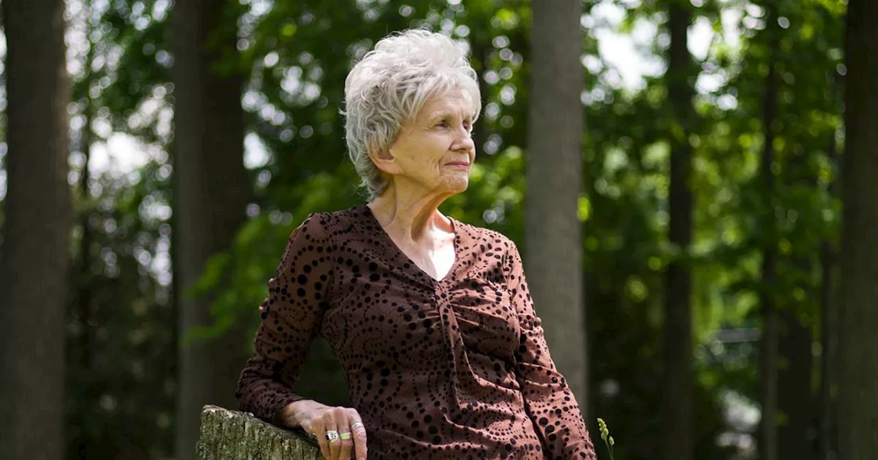 Alice Munro obituary: Writer of short stories that were novels in miniature