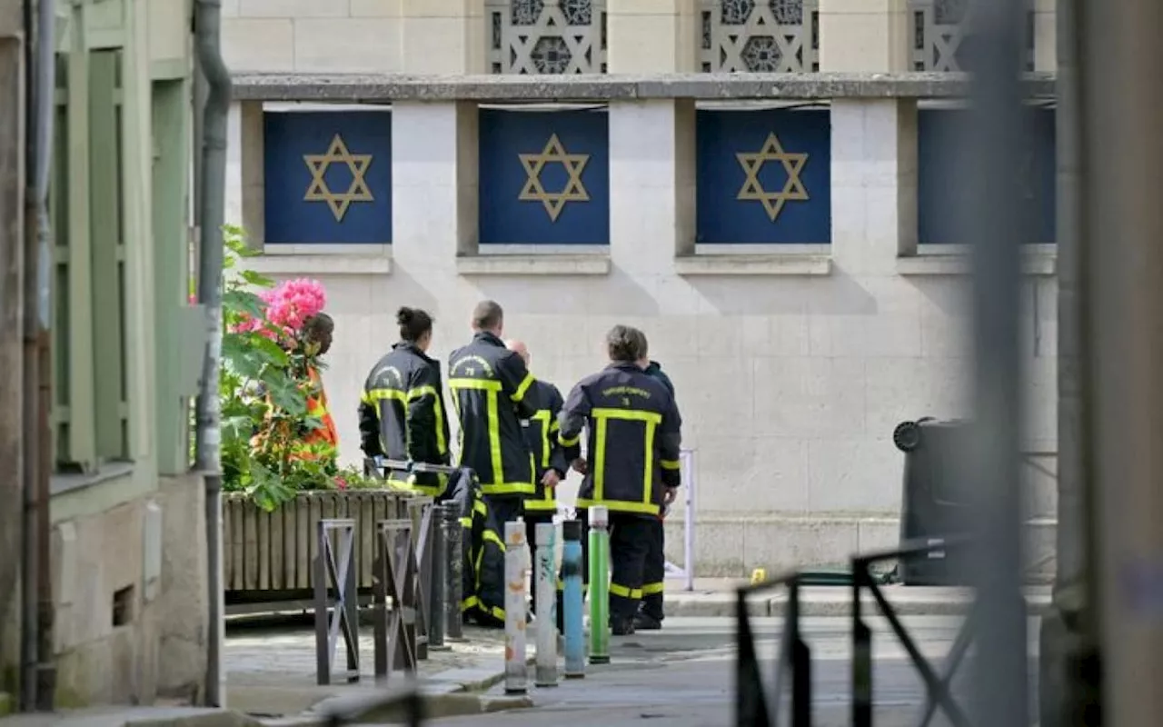 Homem invade sinagoga, tenta atear fogo e termina morto pela polícia na França