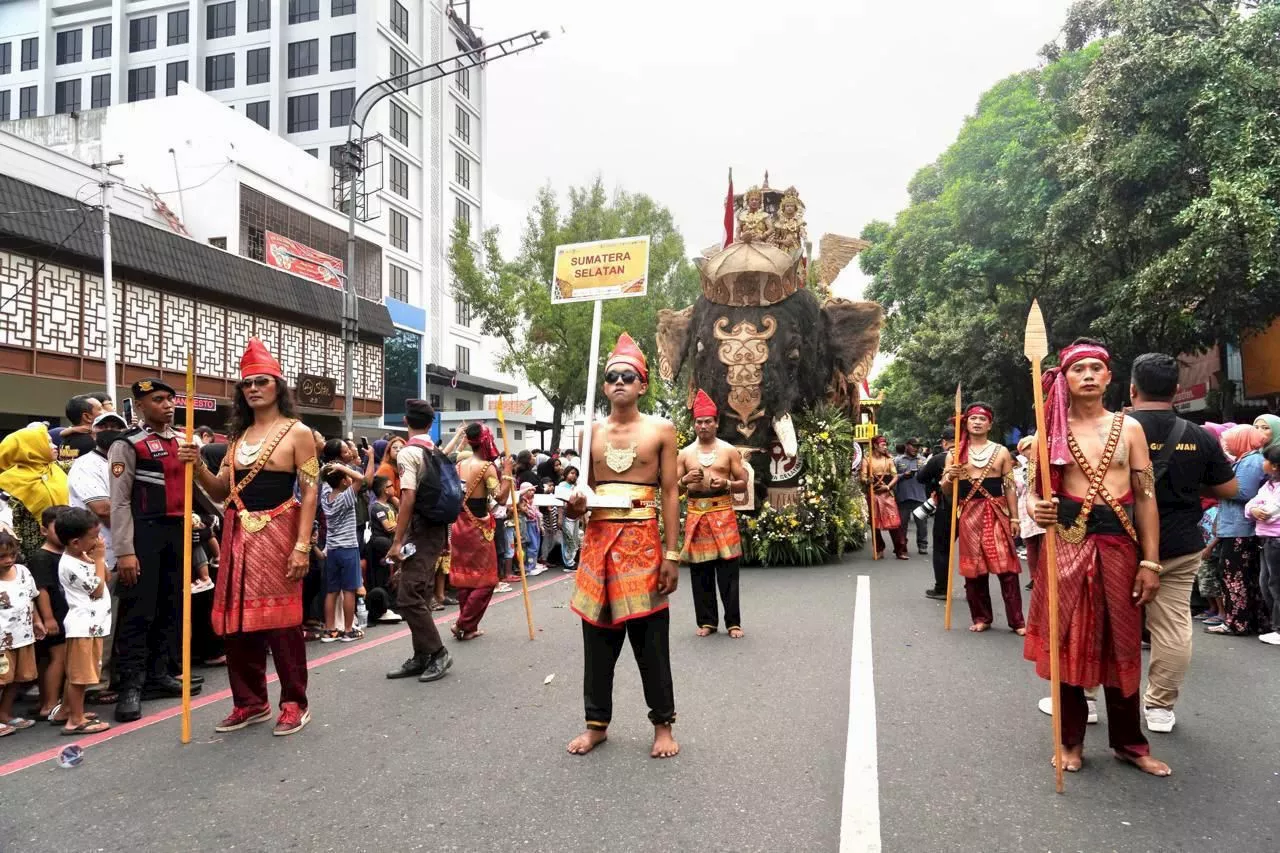 Sumsel Juara Umum Kendaraan Hias HUT Dekranas, Pj Gubernur Agus Fatoni: Ini Kebanggaan