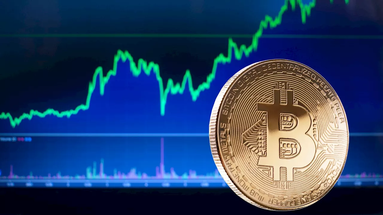 Bitcoin strengthens above $67k, analysts predict the next leg up is not far off