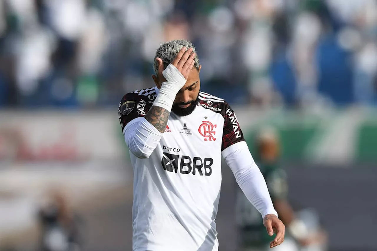 Torcedores se revoltam após Gabigol vestir camisa do Corinthians: ‘Suma do Flamengo’