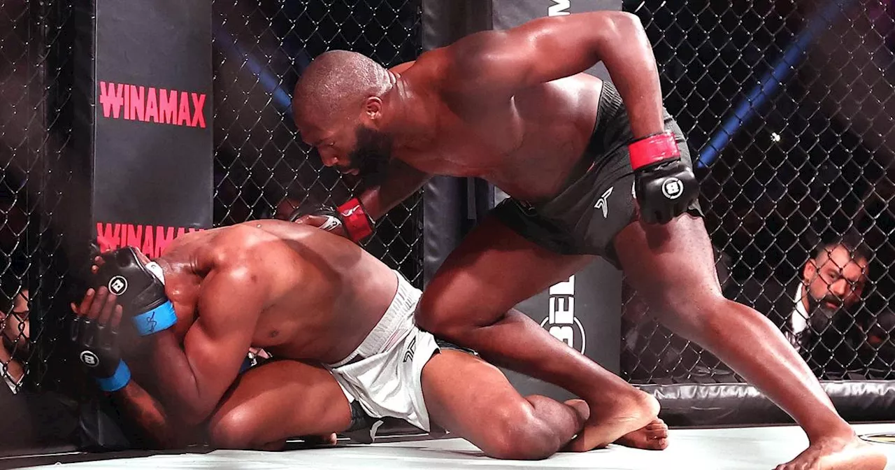 MMA: victoire expéditive de Doumbé dès le 1er round à Paris