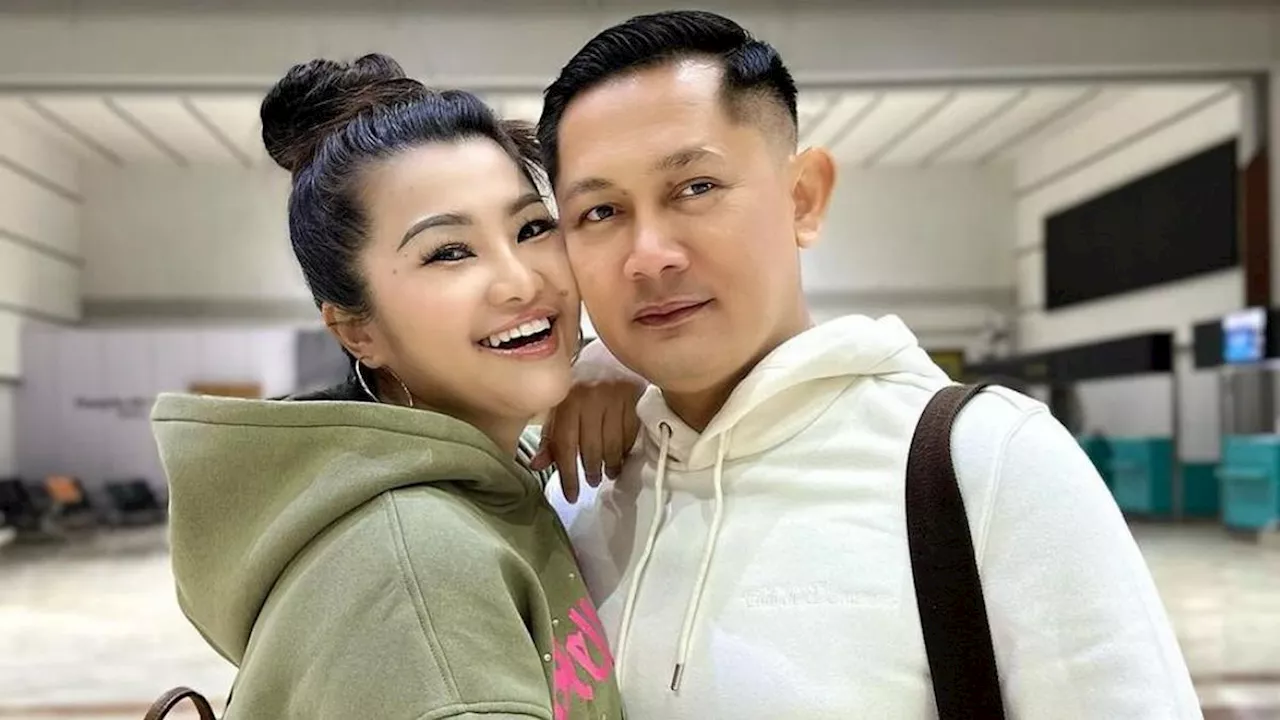 Foto Suami Fitri Carlina Hendra Sumendap, Seorang Pilot yang Tetap Bugar Meskipun Sudah Usia 40 Tahun