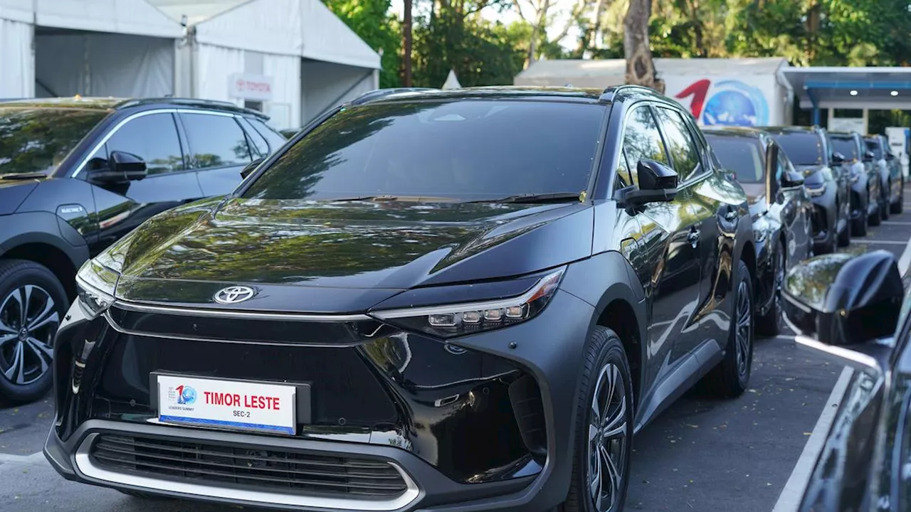 Toyota Serahkan 130 Unit bZ4X Dukung World Water Forum 2024 di Bali