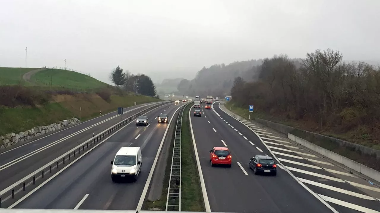 Auto überschlägt sich mehrfach: Polizei sucht nach Kollision auf A2 mit vier Verletzten Zeugen