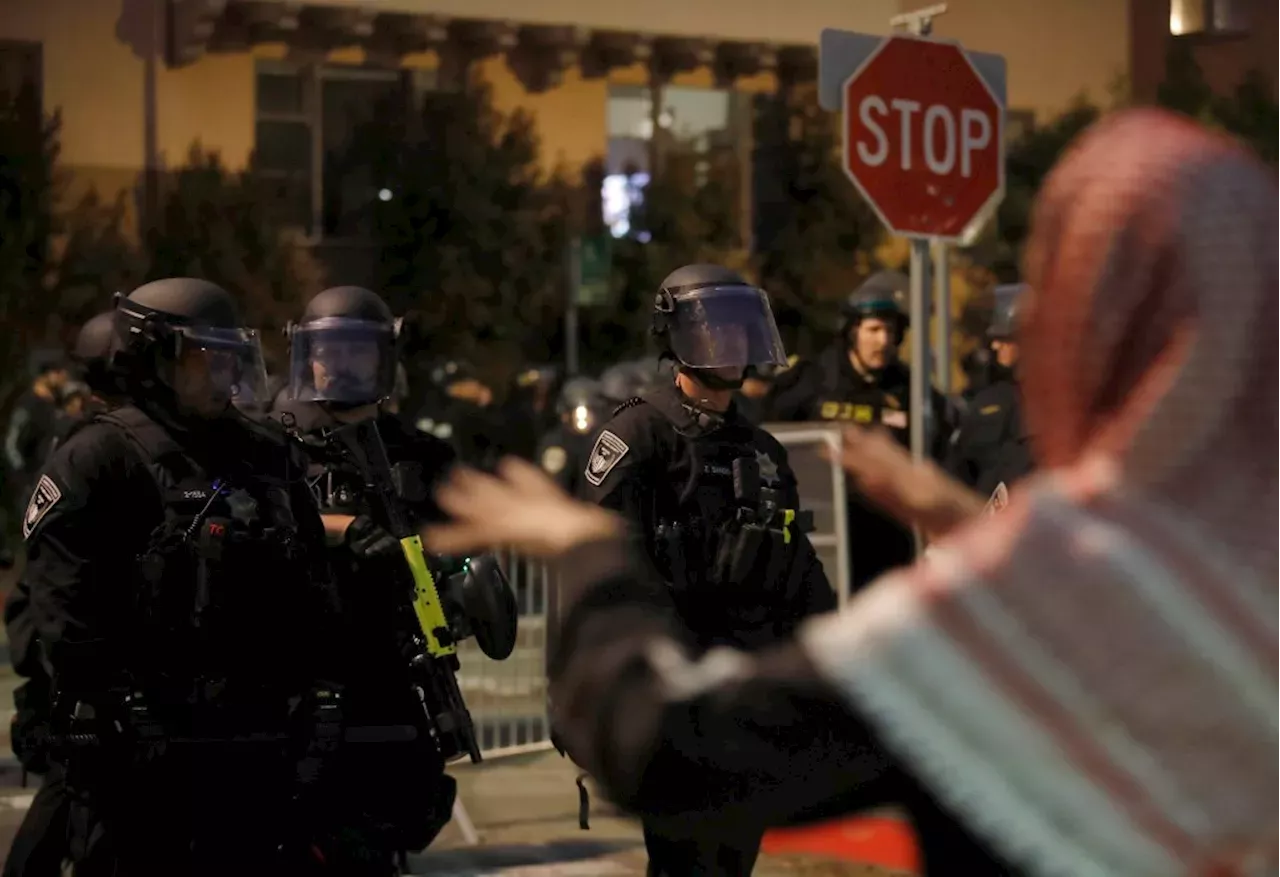 Police arrest pro-Palestinian demonstrators who occupied UC Berkeley ...