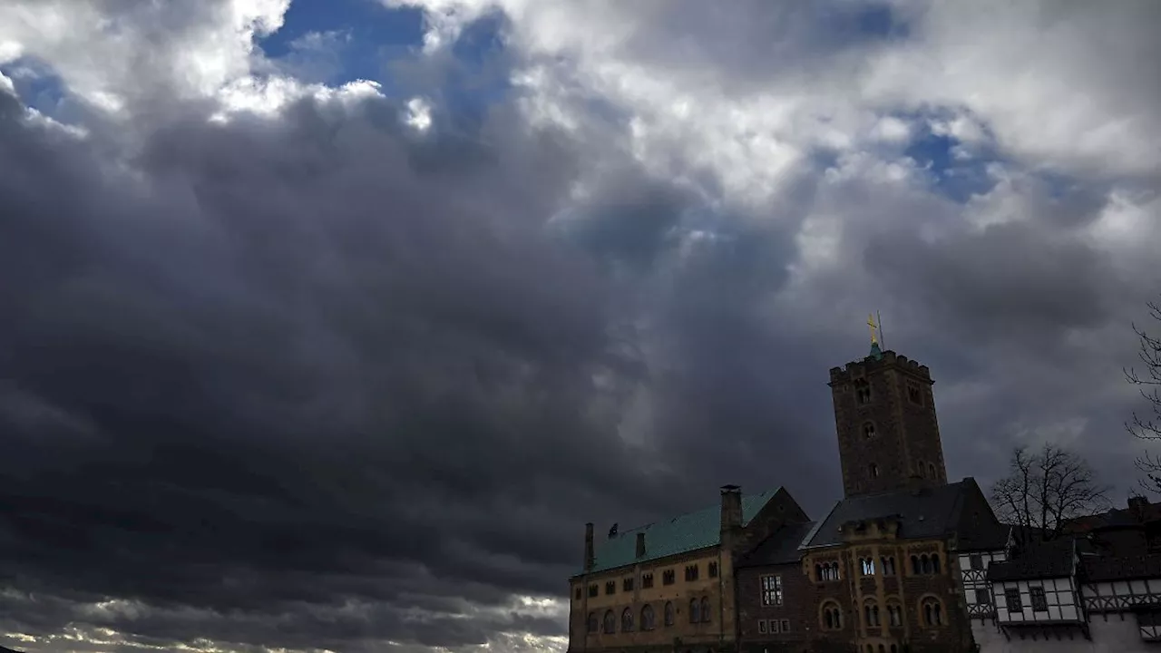 Thüringen: Wolken, Wind und Regen am Freitag in Thüringen