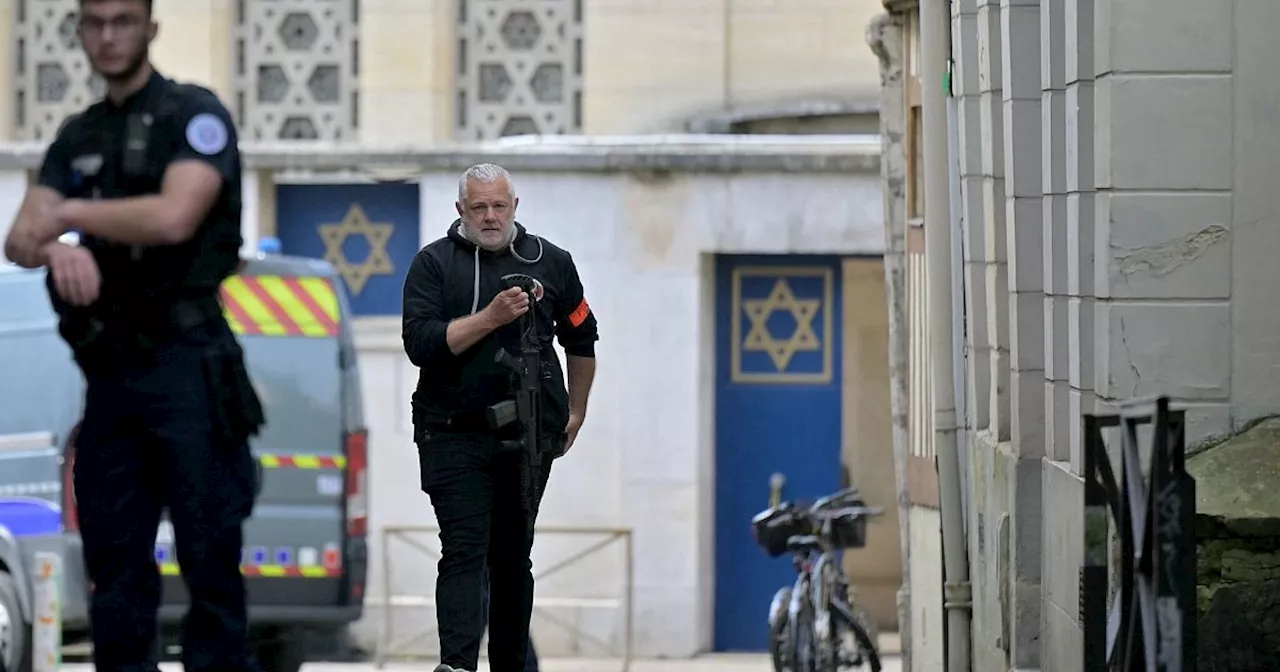 Mann zündet Synagoge an - Polizei erschießt ihn