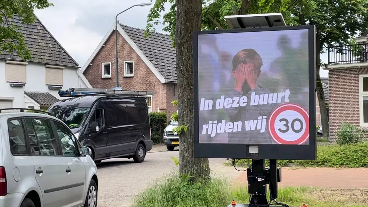 Hier zijn ze hardrijders beu, daarom dit opvallende verkeersbord