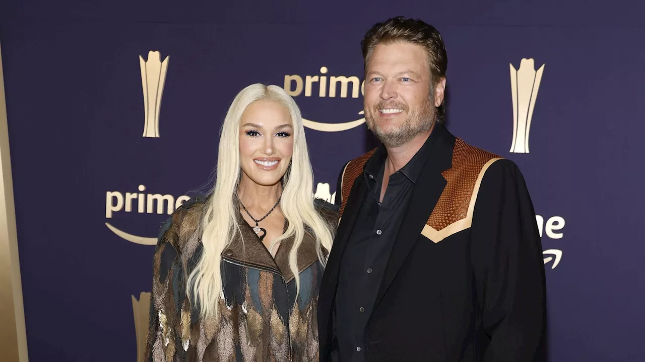 Gwen Stefani und Blake Shelton strahlen im Country-Look!