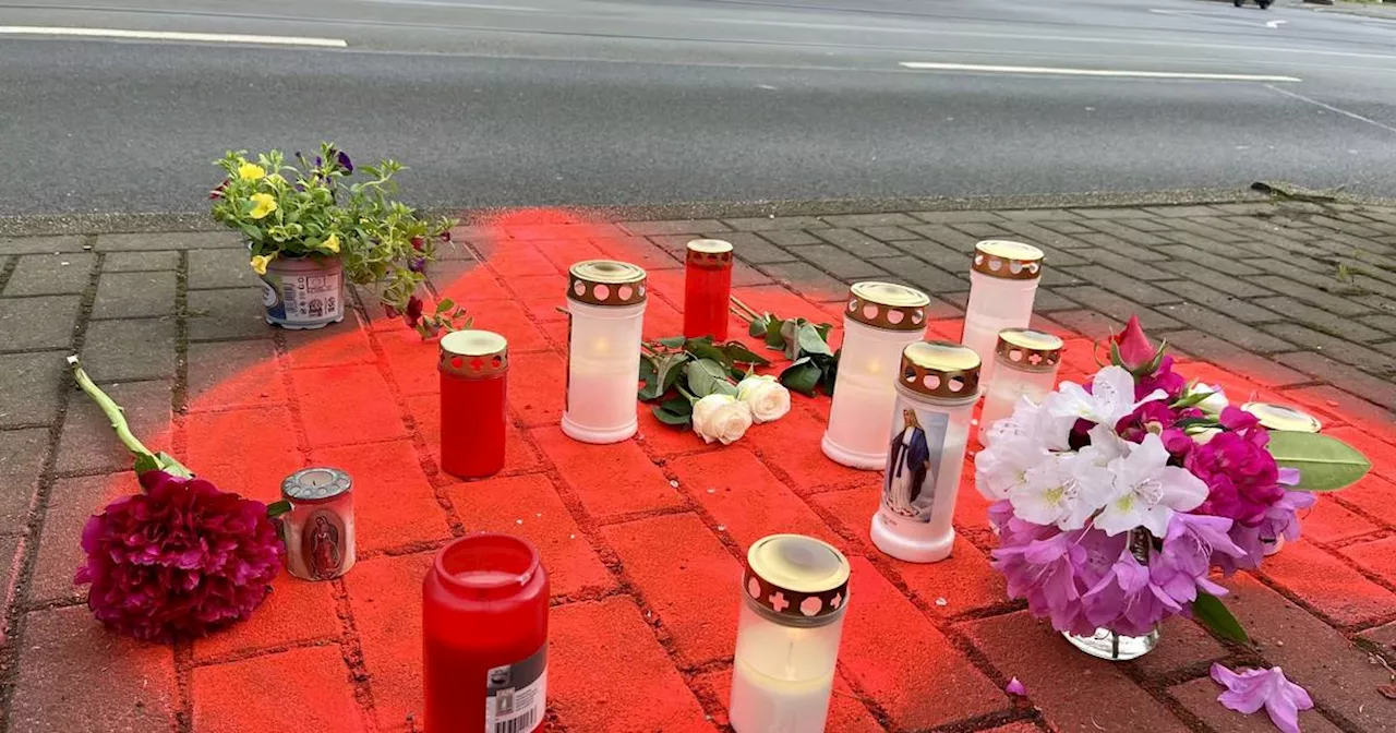 Haus-Explosion in Düsseldorf-Flingern: Blumen und Kerzen als Zeichen der Trauer