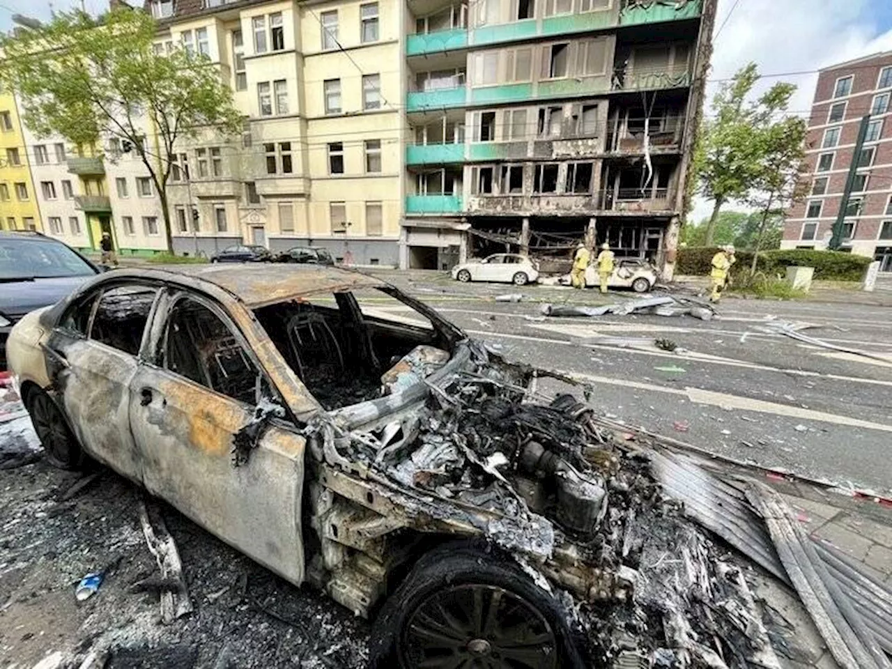 Kiosk-Explosion in Düsseldorf: Feuer war offenbar Brandstiftung