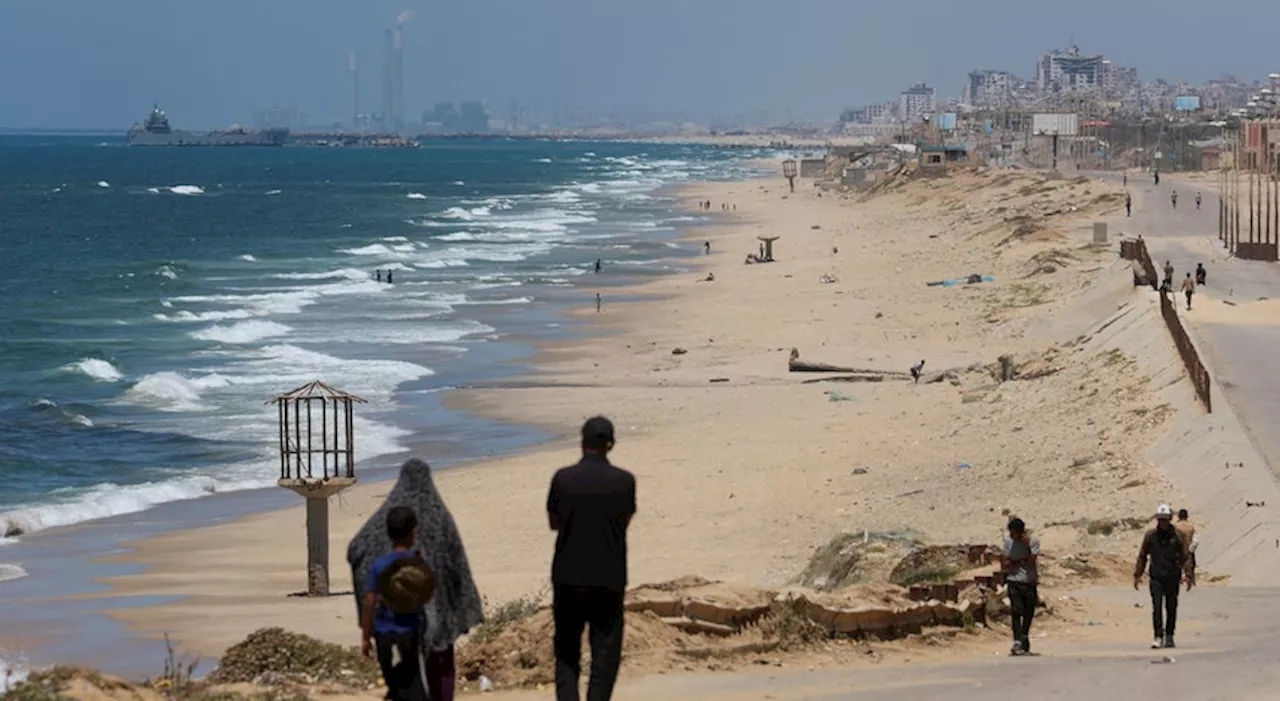 Ajuda humanitária desembarcada em cais temporário construído em Gaza