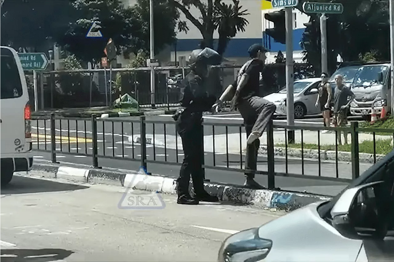 Man charged with dangerous driving, possession of samurai sword in public place