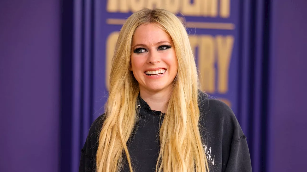 Avril Lavigne Weighs in on Popular Clone Conspiracy Theory in New Interview