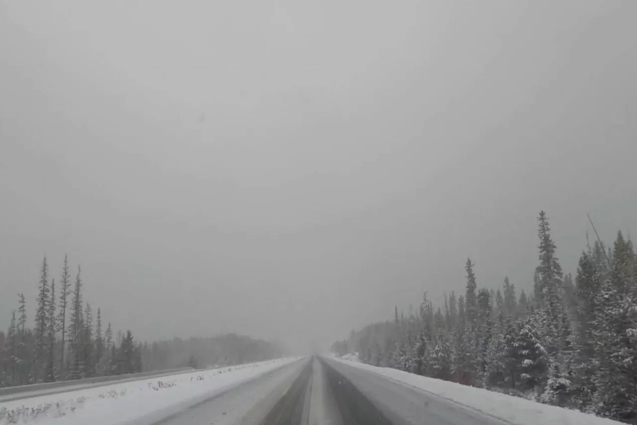 Snow falls on Coquihalla, Okanagan Connector ahead of long weekend