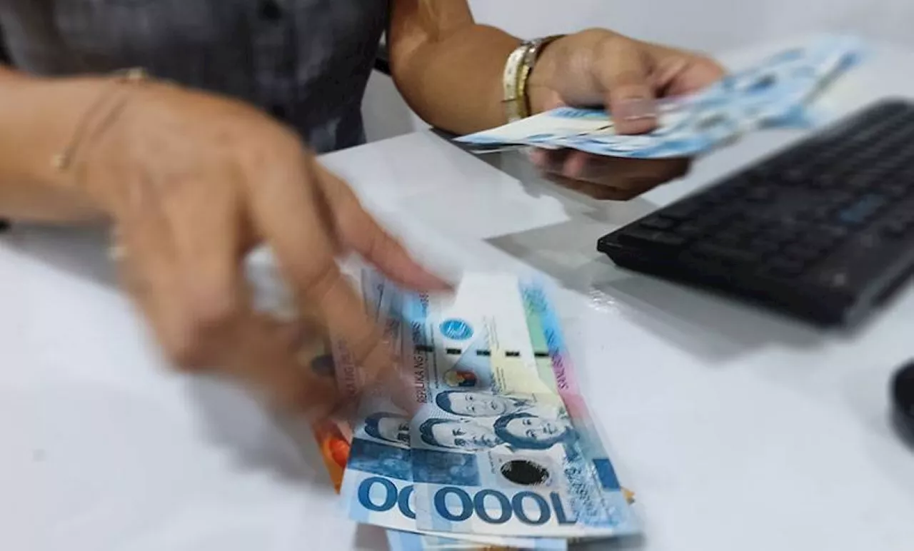 Peso snaps win streak; stock market edges lower