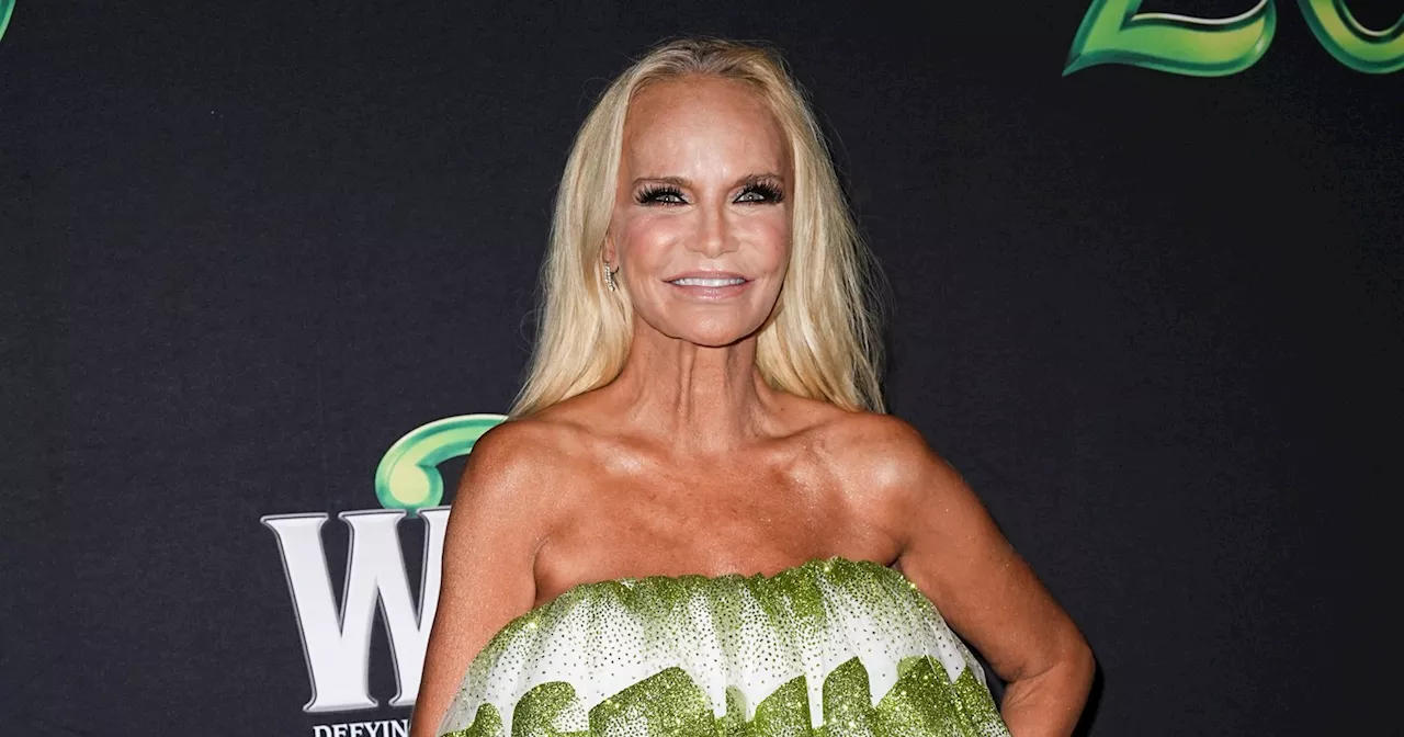 Kristin Chenoweth Says Wicked's Original Plot Wasn't as Friendship-Focused