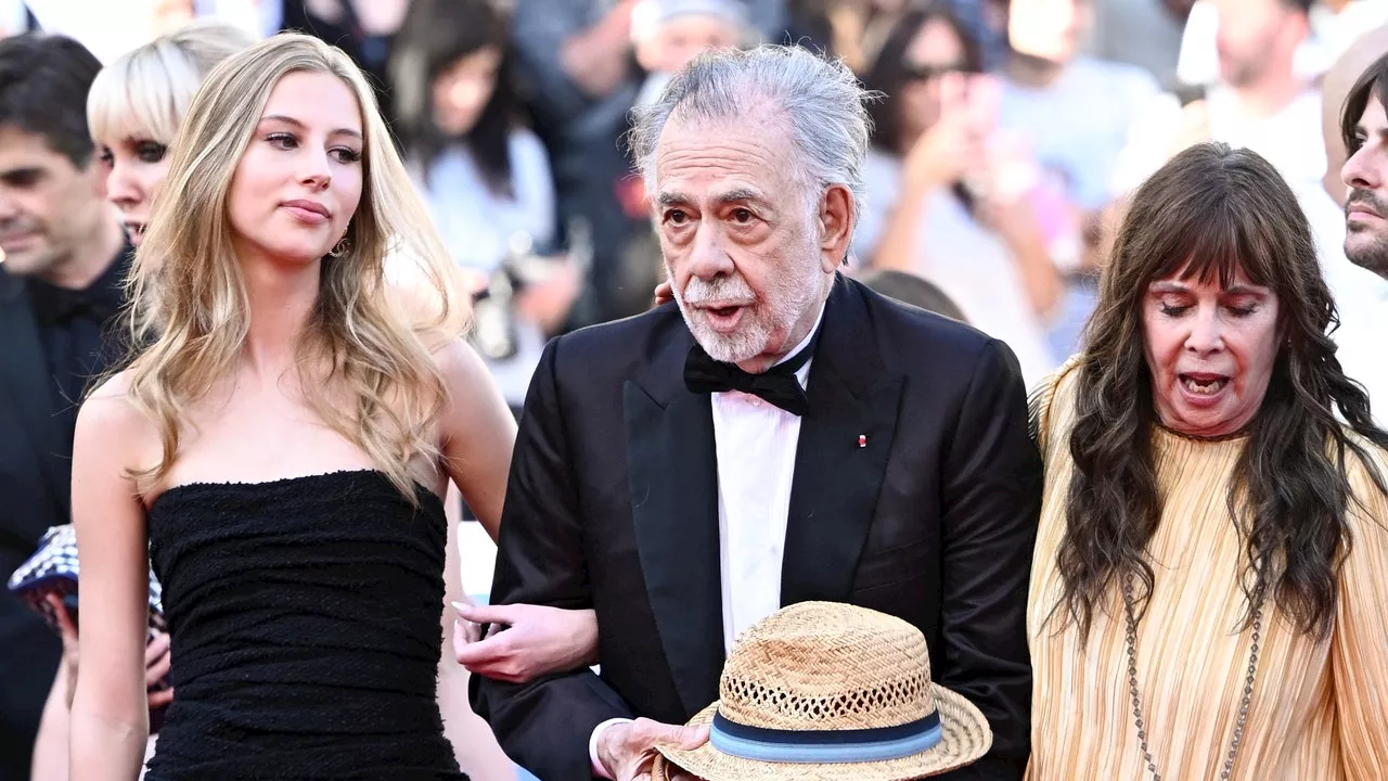 Romy Mars, a braccetto con il nonno Francis Ford Coppola sul red carpet di Megalopolis