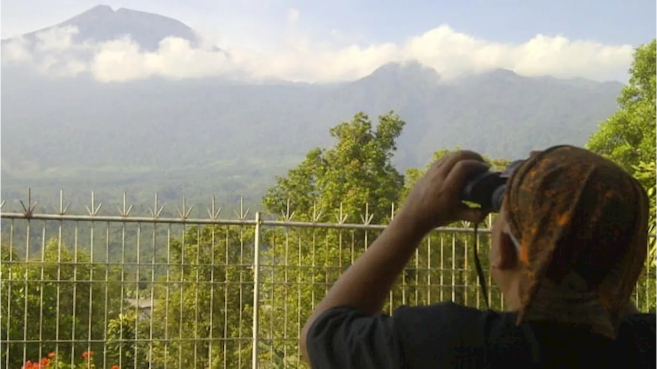 Aktivitas Vulkanik Meningkat, Jarak Bahaya Gunung Slamet Diperluas Jadi 3 Kilometer