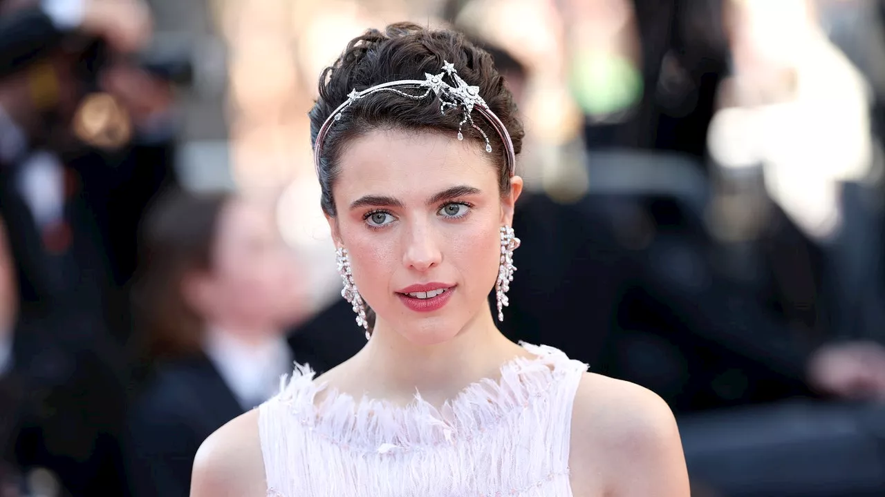 Margaret Qualley a Cannes 2024 nel film di Lanthimos: chi è la musa di Chanel