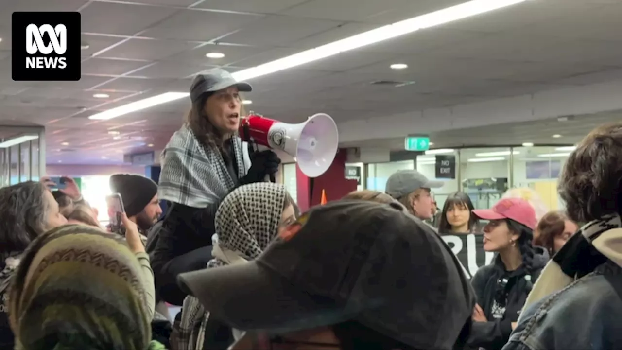 Victorian Labor State Conference stormed by pro-Palestinian protesters as venue locked down