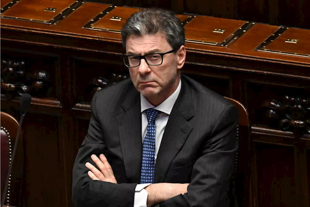 Giorgetti, non è sbagliato che banche facciano sacrifici