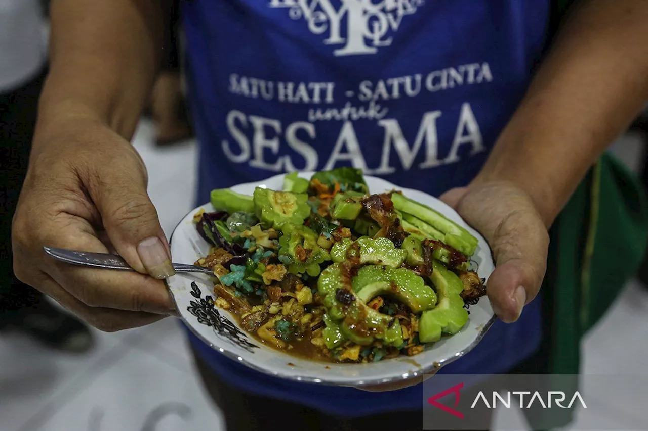 Tradisi ritual rujak pare bunga kecombrang dan simbol keberagaman Indonesia