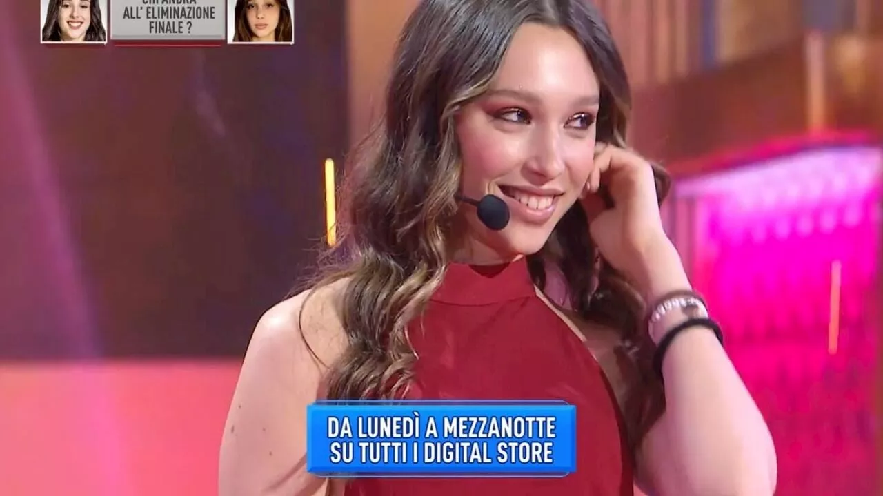 Amici 23, Carla Bruni stregata da Sarah Toscano: il post dedicato alla cantante del talent!