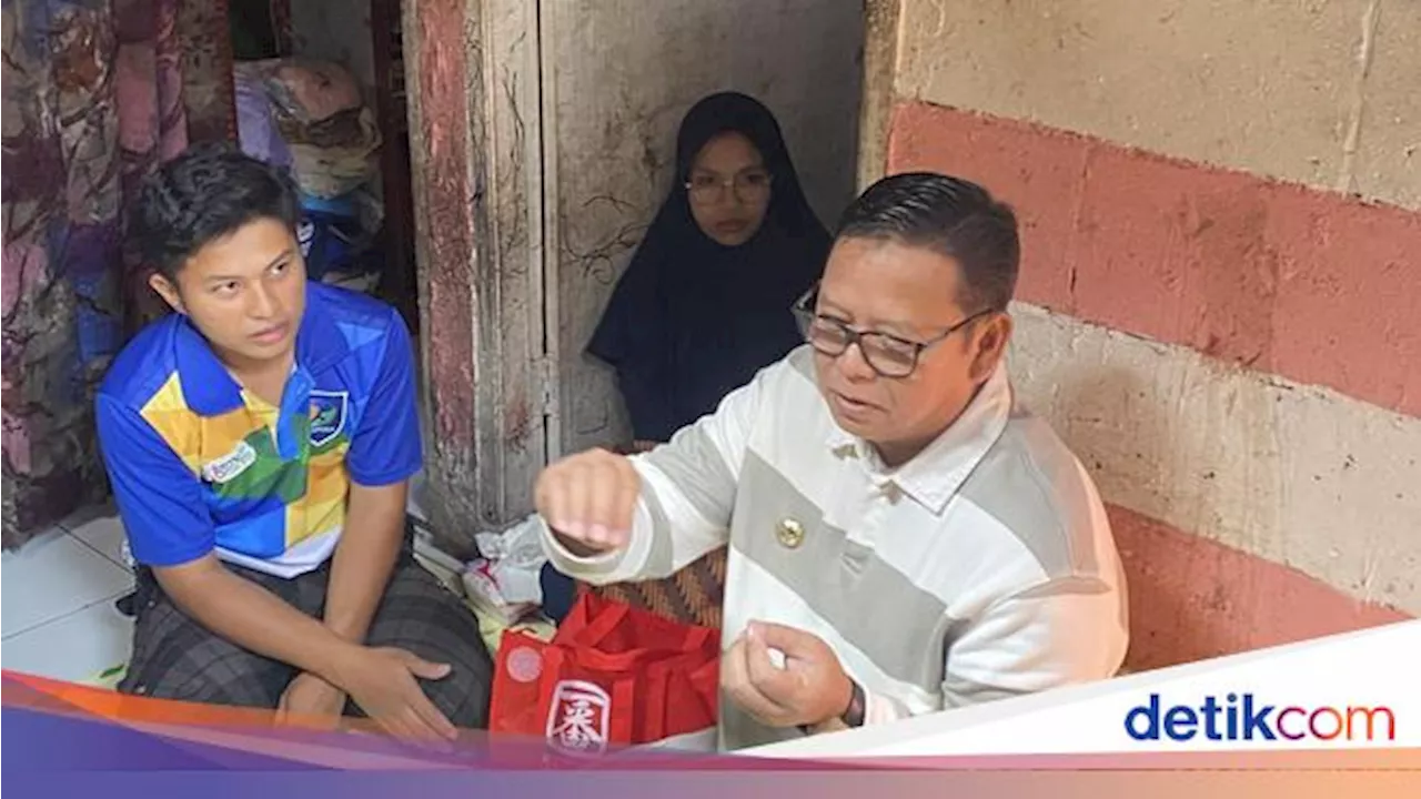 Nasib Baik Cecep Usai Viral Bersihkan Toilet Masjid Tanpa Pamrih