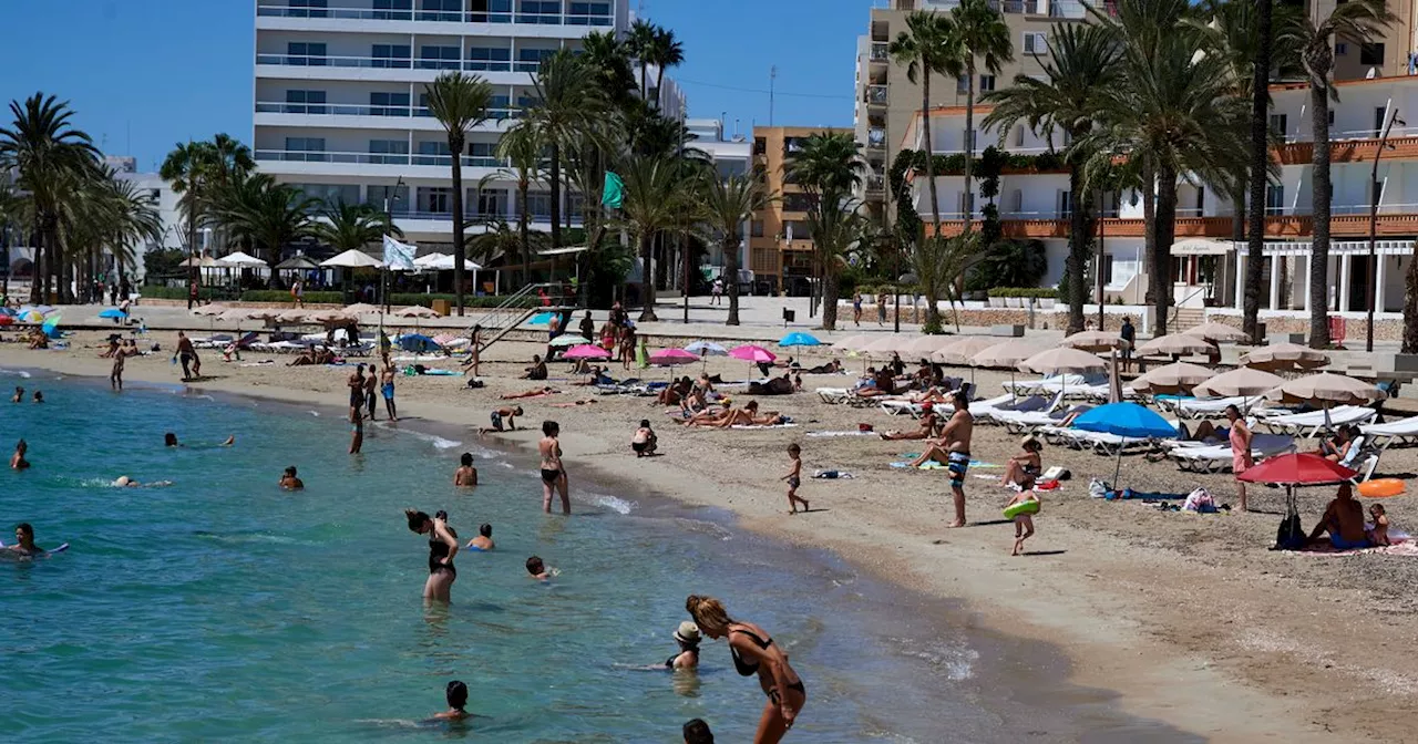 Spain travel warning as tourists could face 200 euro fines