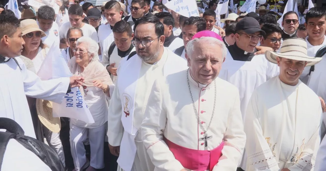 Ciudadanos marchan por la paz en Cuernavaca