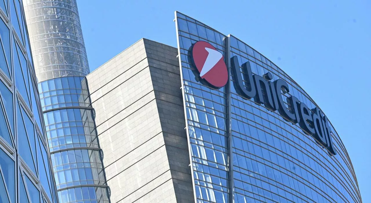 Unicredit nella trappola russa: sequestrati beni e conti per 463 milioni. La decisione della Corte di San Piet