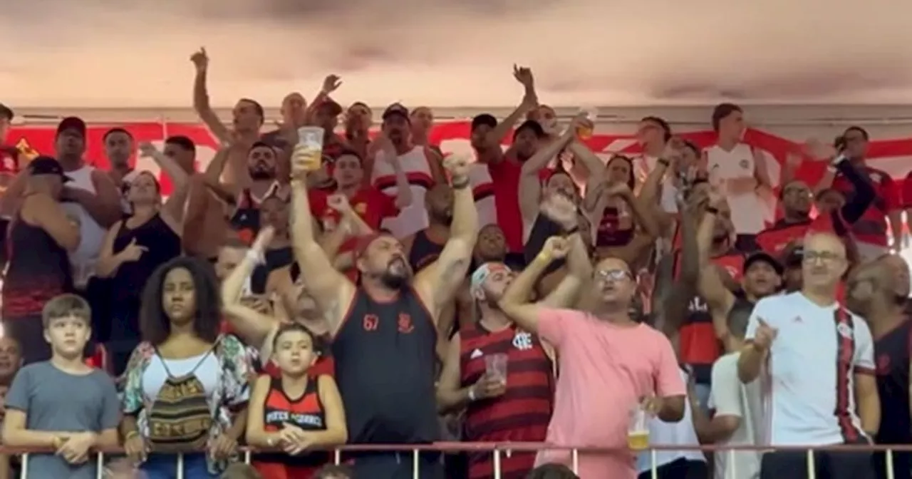 Torcedores do Flamengo protestam contra Gabigol em jogo de basquete